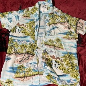 Vintage Hawaiian button upon shirt